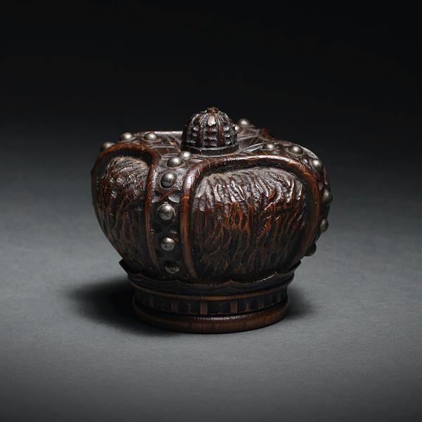 16. Crown Box