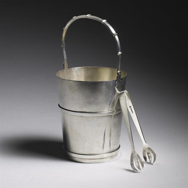 36. China Trade Silver Ice Bucket