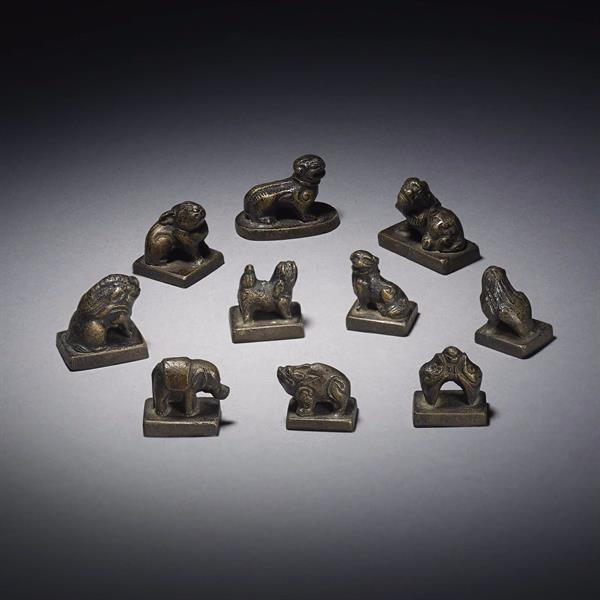 34. Miniature Seals