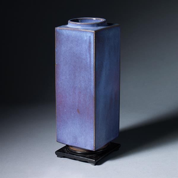 6. Cong Vase & Stand