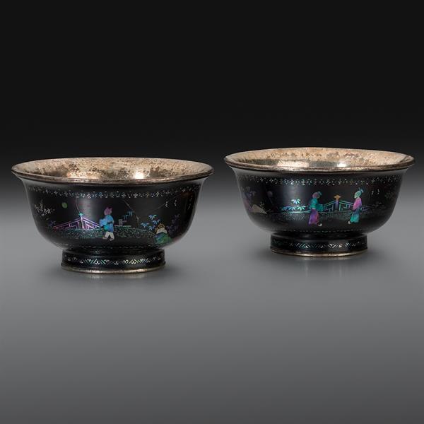 7. Pair of Lac Burgaute Bowls